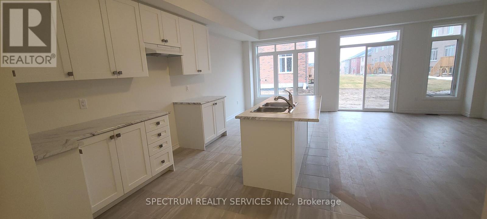 Photo 10 of 2233 Grainger Loop, Innisfil ON
