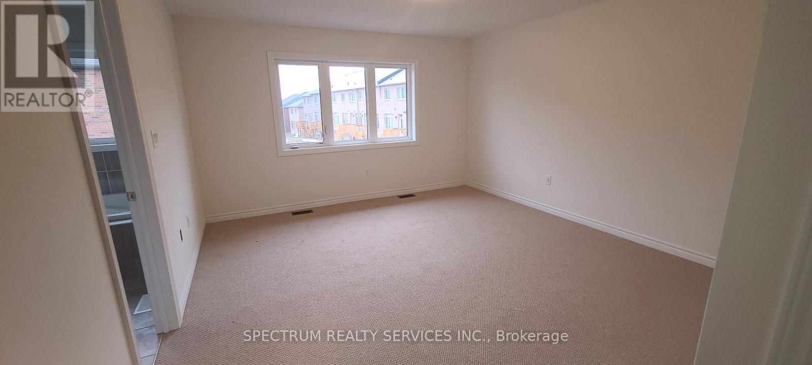 Photo 12 of 2233 Grainger Loop, Innisfil ON