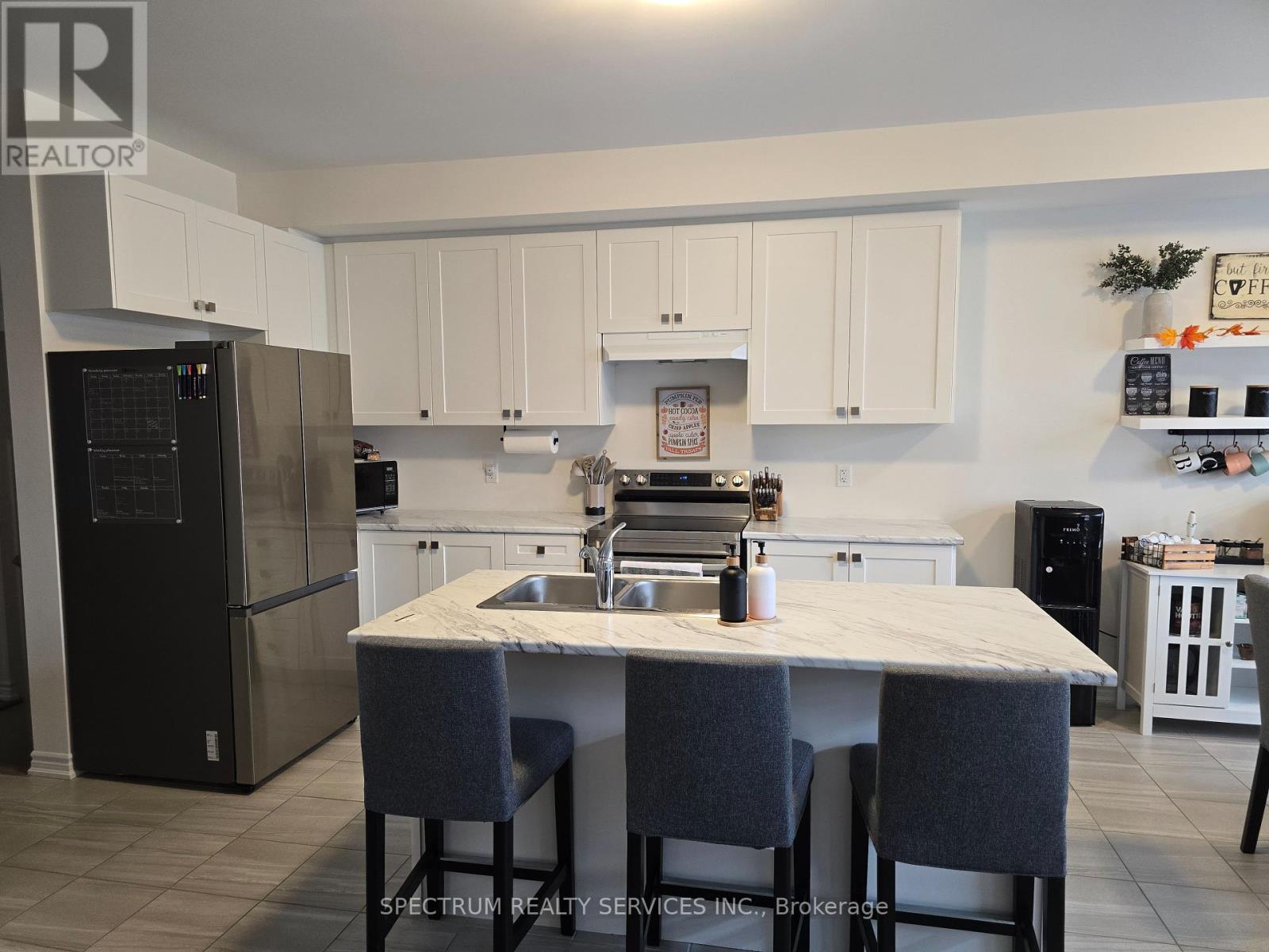 Photo 19 of 2233 Grainger Loop, Innisfil ON