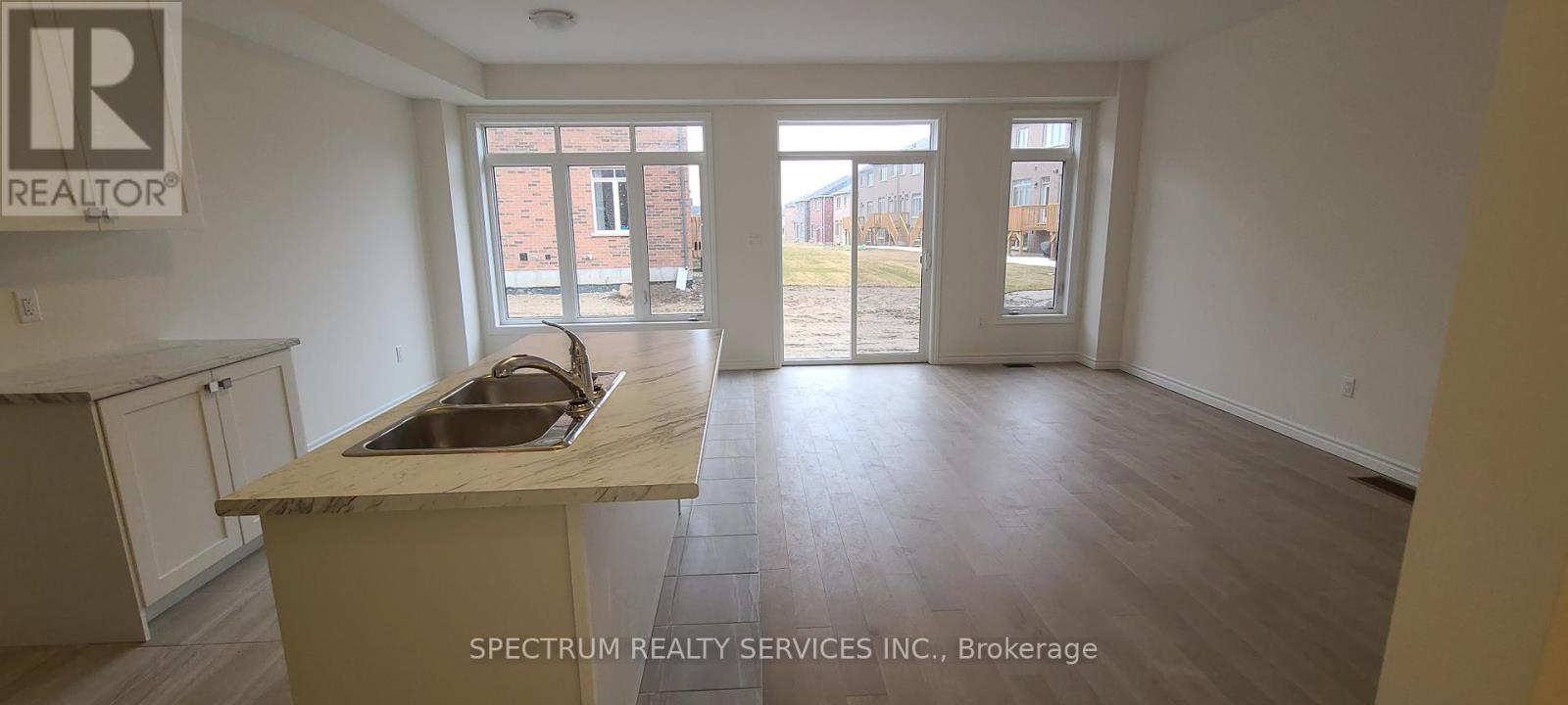 Photo 7 of 2233 Grainger Loop, Innisfil ON