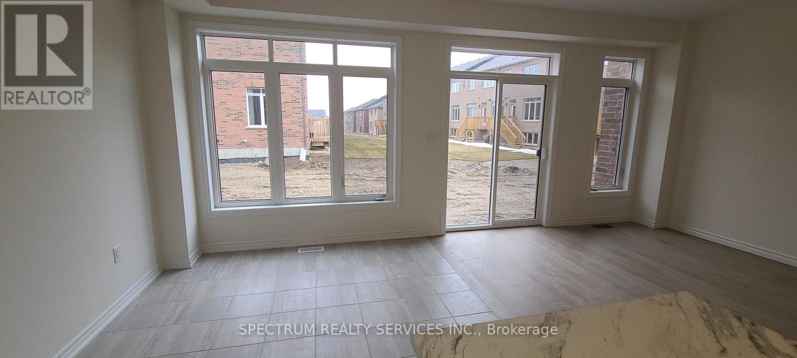 Photo 8 of 2233 Grainger Loop, Innisfil ON
