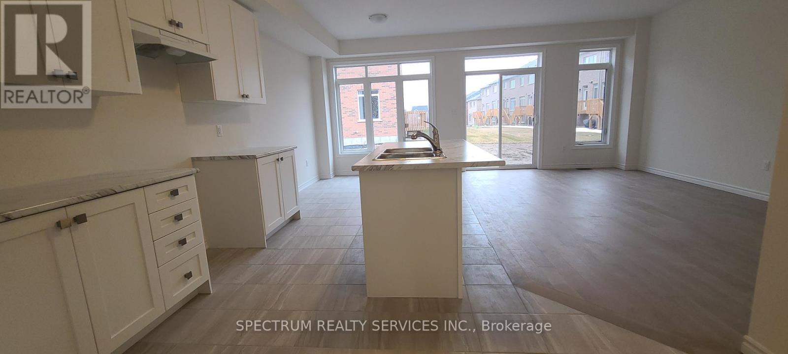 Photo 9 of 2233 Grainger Loop, Innisfil ON