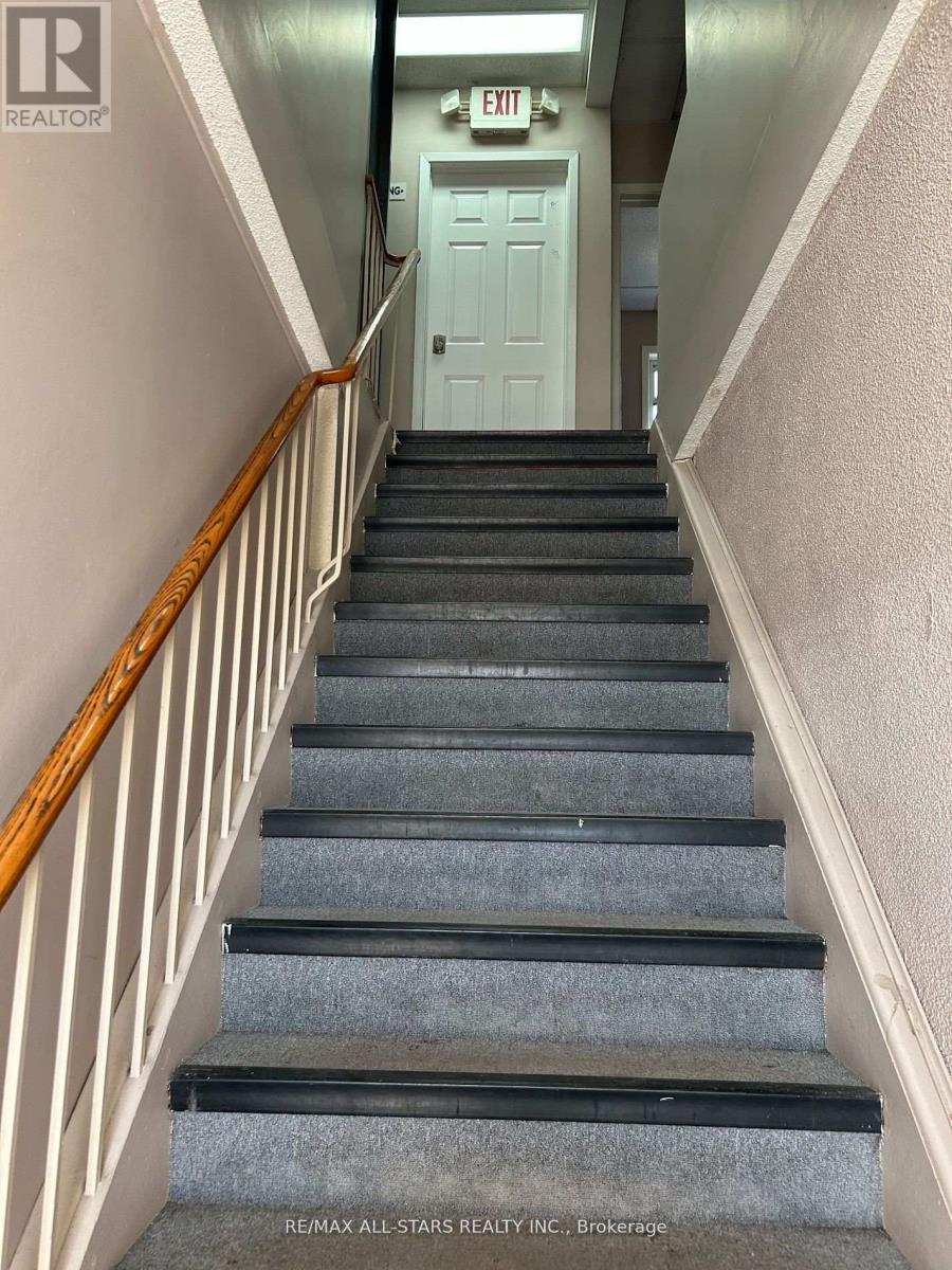 Photo 3 of Second Floor Unit 900 213 The Queensway Avenue S, Georgina ON