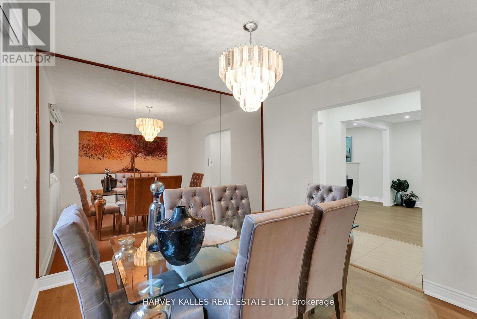 Photo 14 of 36 Aberfeldy Crescent, Markham ON