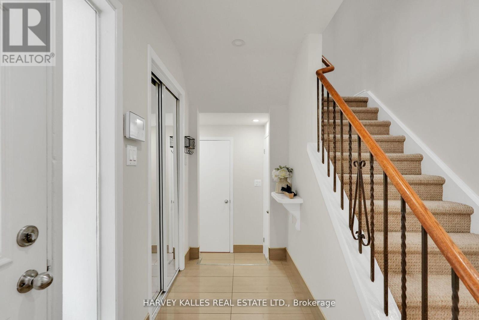 Photo 24 of 36 Aberfeldy Crescent, Markham ON