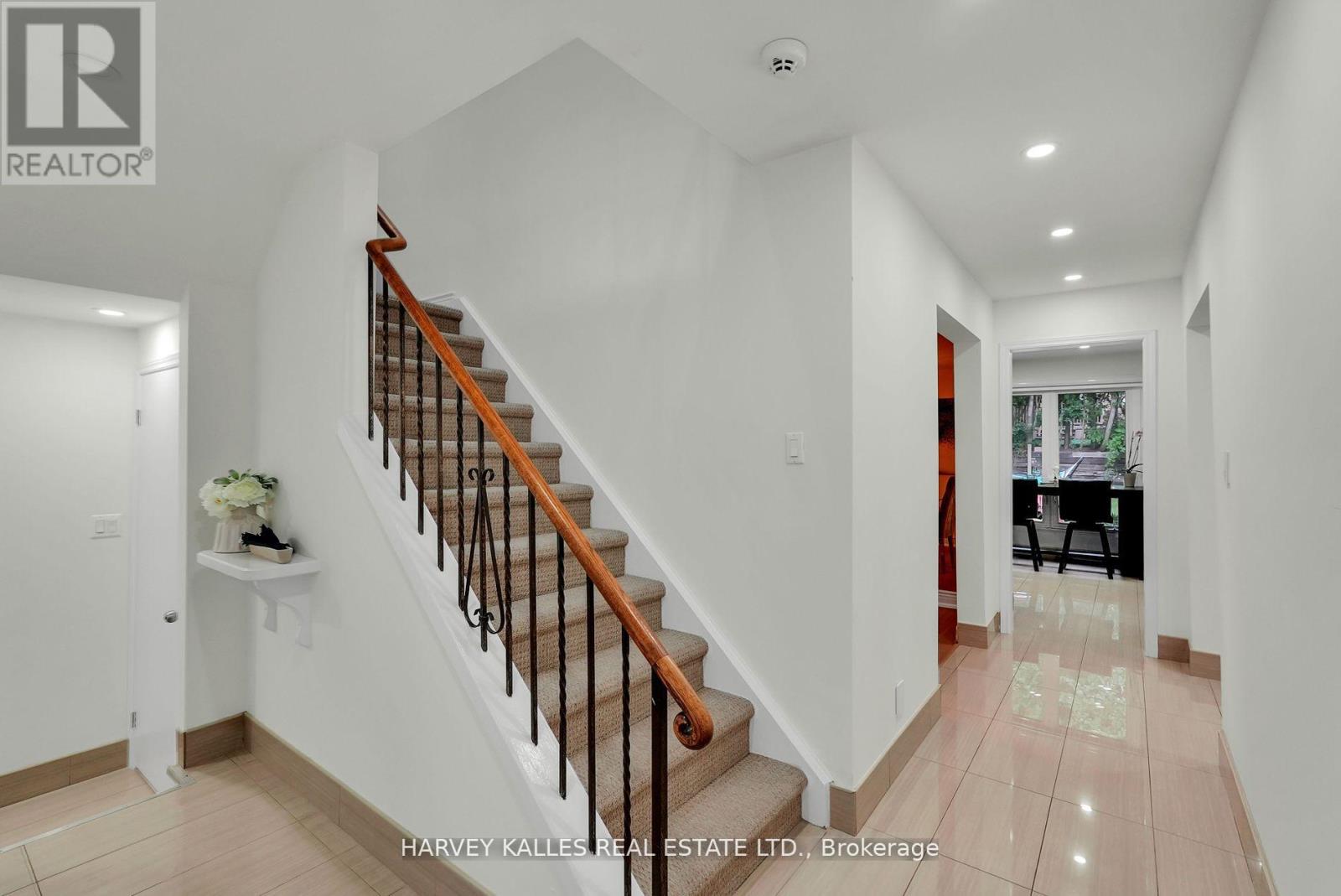 Photo 3 of 36 Aberfeldy Crescent, Markham ON