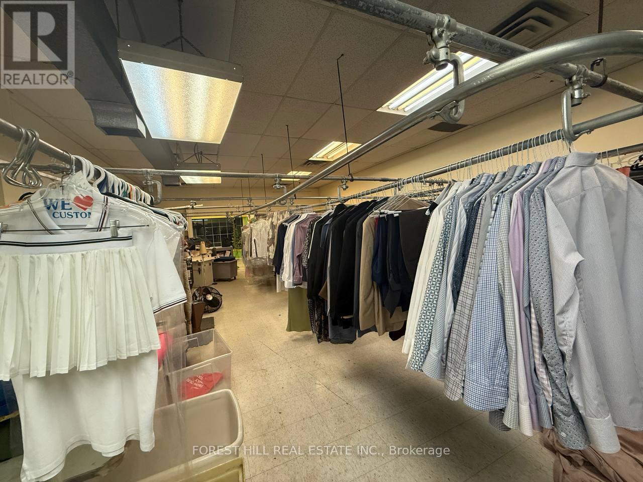 Photo 7 of 15 2354 Major Mackenzie Drive N, Vaughan ON