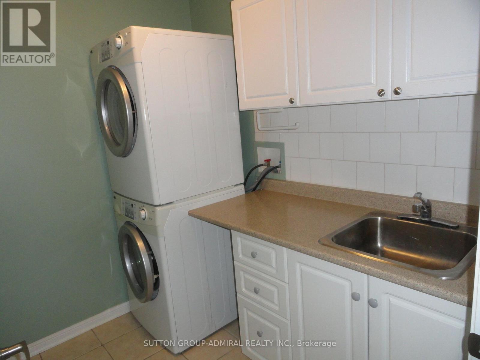 Photo 15 of 25 Cliff Gunn Road, Newmarket ON