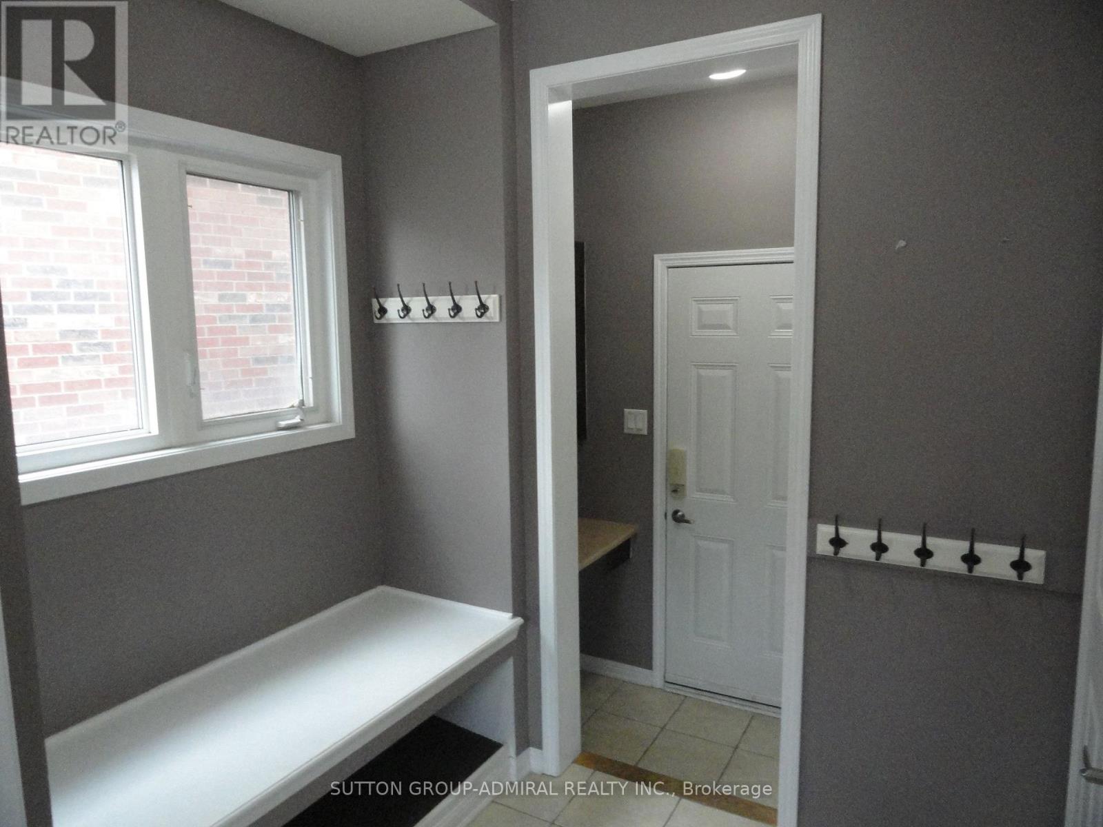 Photo 16 of 25 Cliff Gunn Road, Newmarket ON