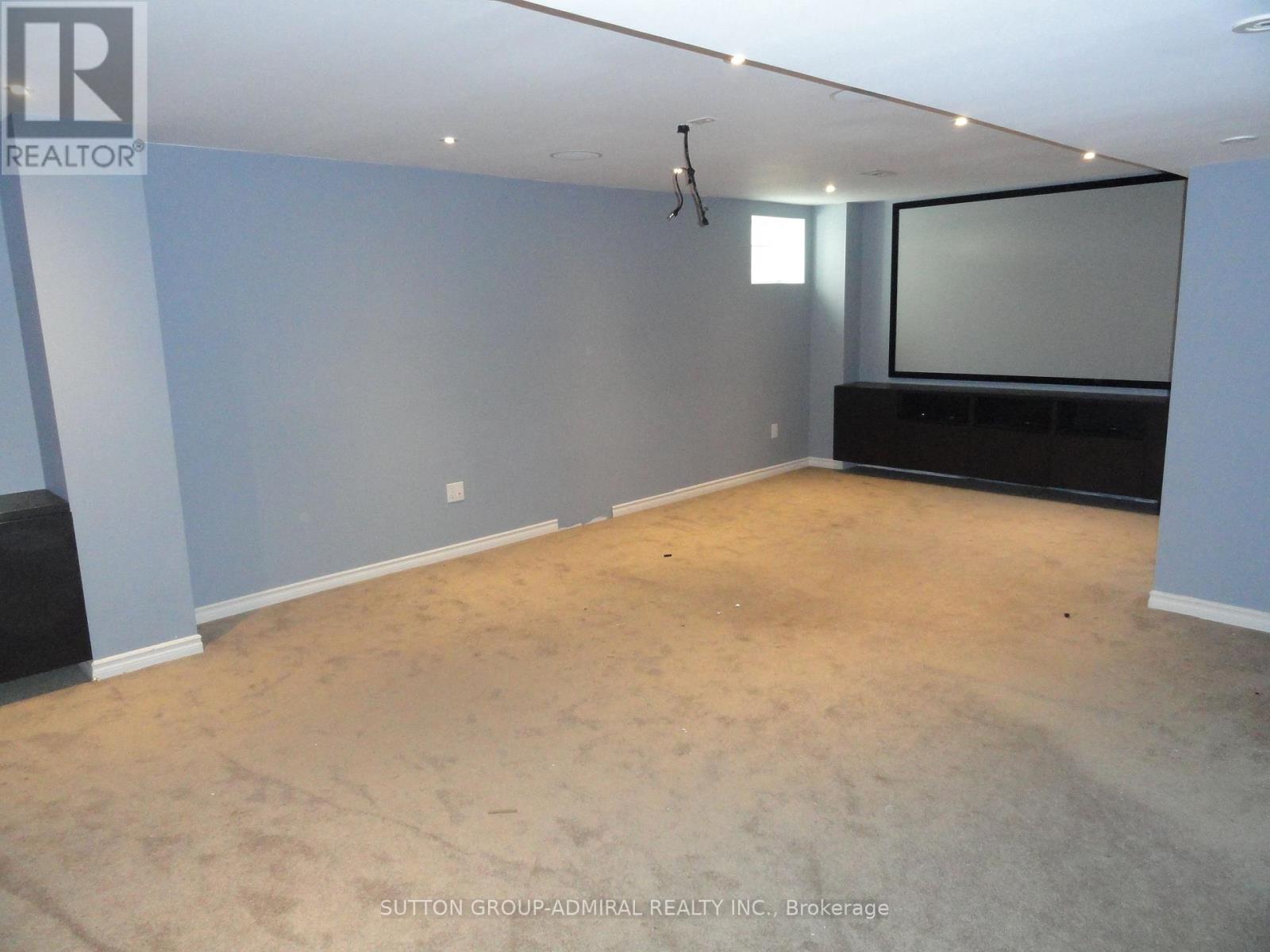 Photo 18 of 25 Cliff Gunn Road, Newmarket ON