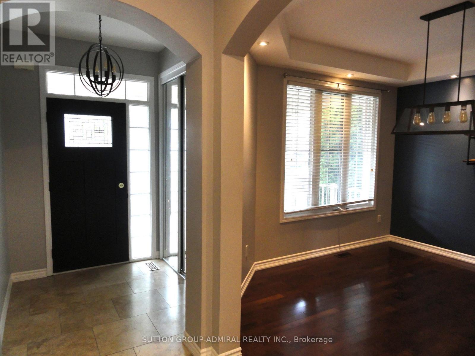 Photo 3 of 25 Cliff Gunn Road, Newmarket ON