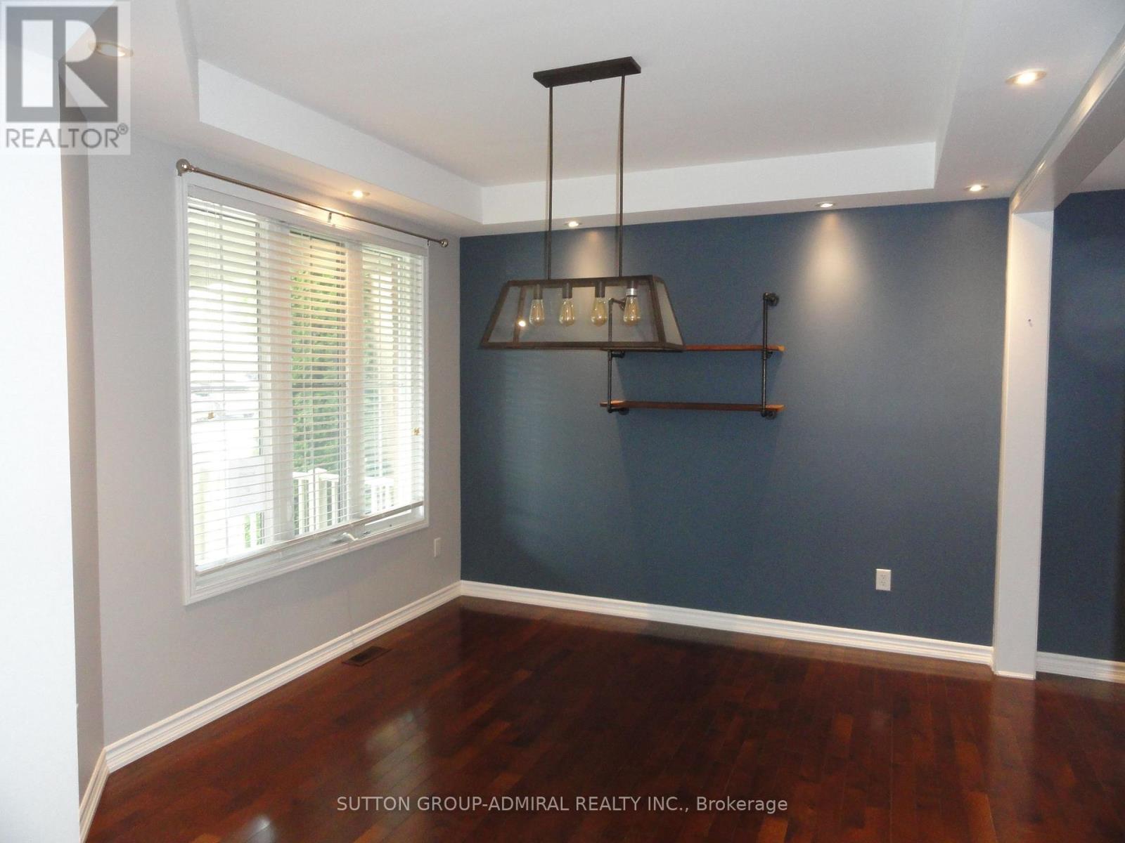 Photo 4 of 25 Cliff Gunn Road, Newmarket ON