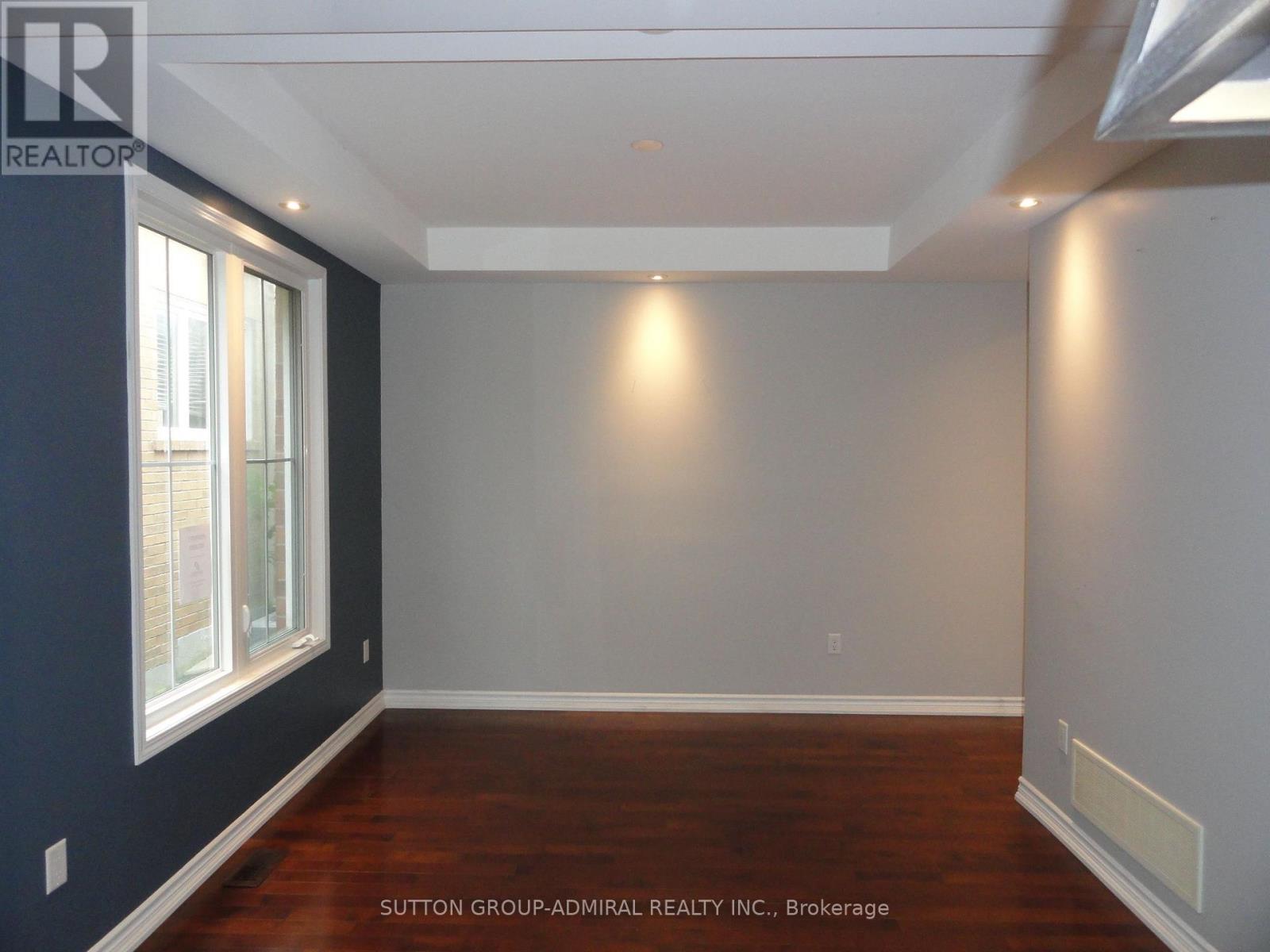 Photo 5 of 25 Cliff Gunn Road, Newmarket ON