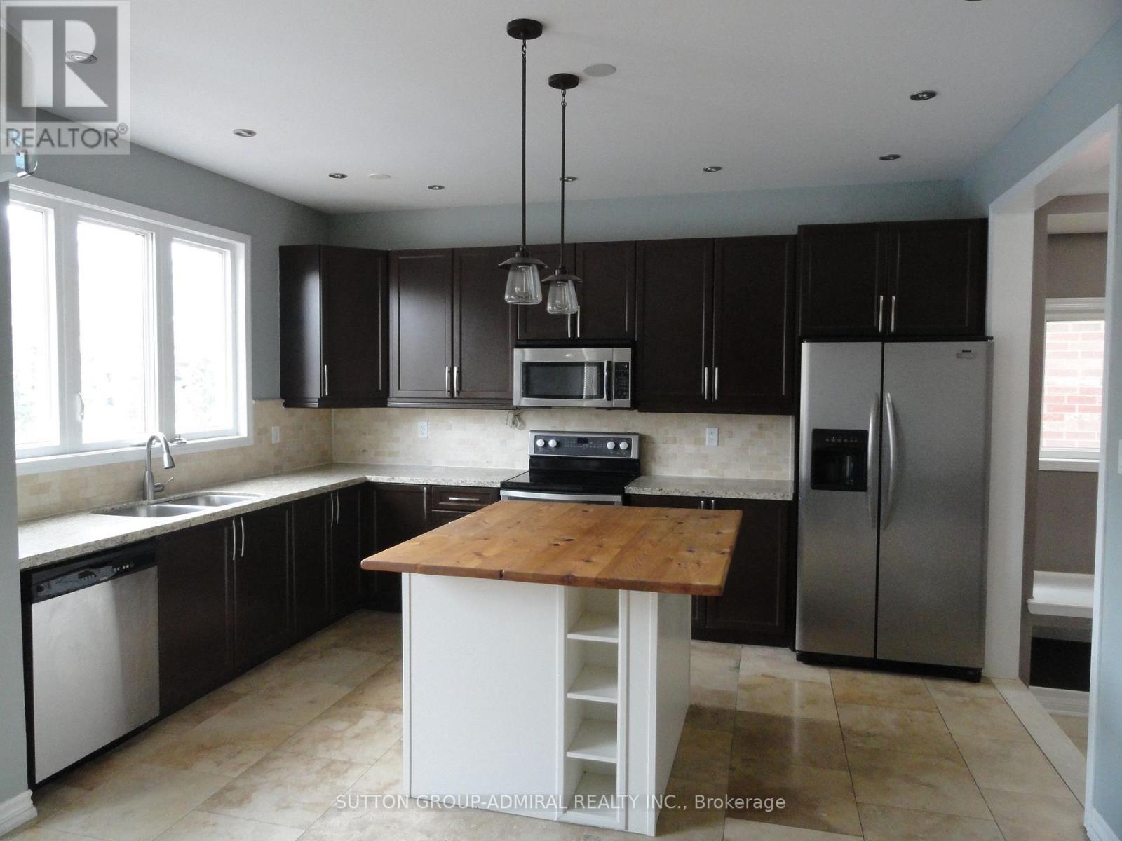 Photo 6 of 25 Cliff Gunn Road, Newmarket ON
