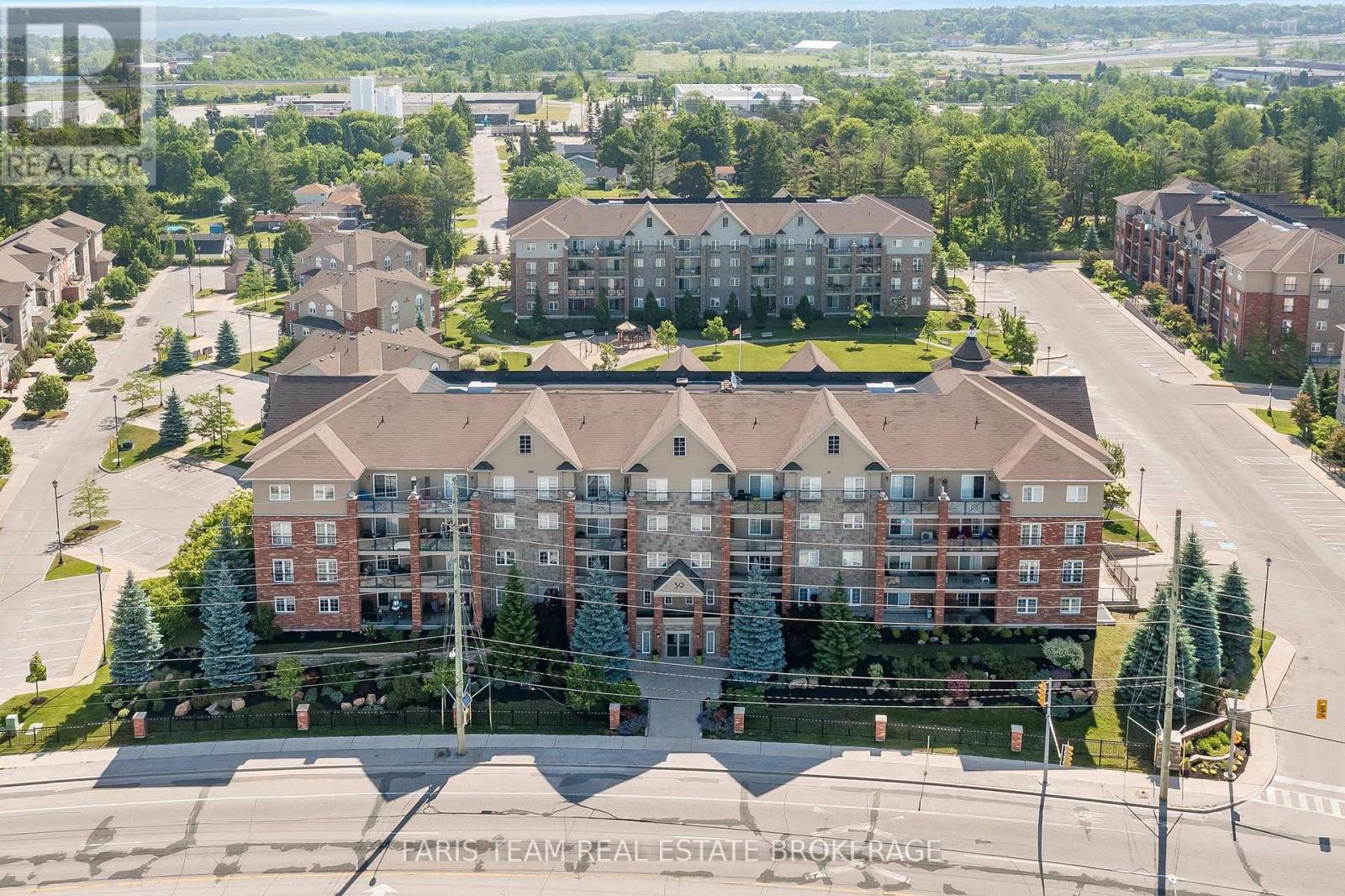 Photo 1 of 301 39 Ferndale Drive S, Barrie ON