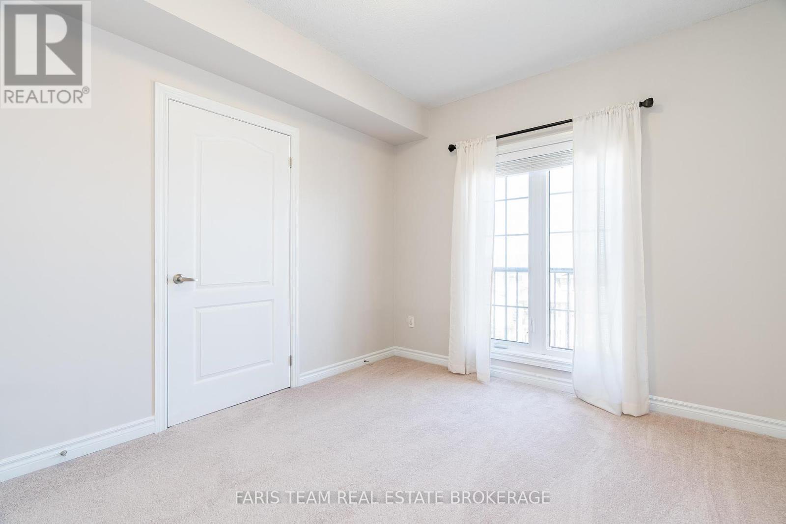 Photo 20 of 301 39 Ferndale Drive S, Barrie ON