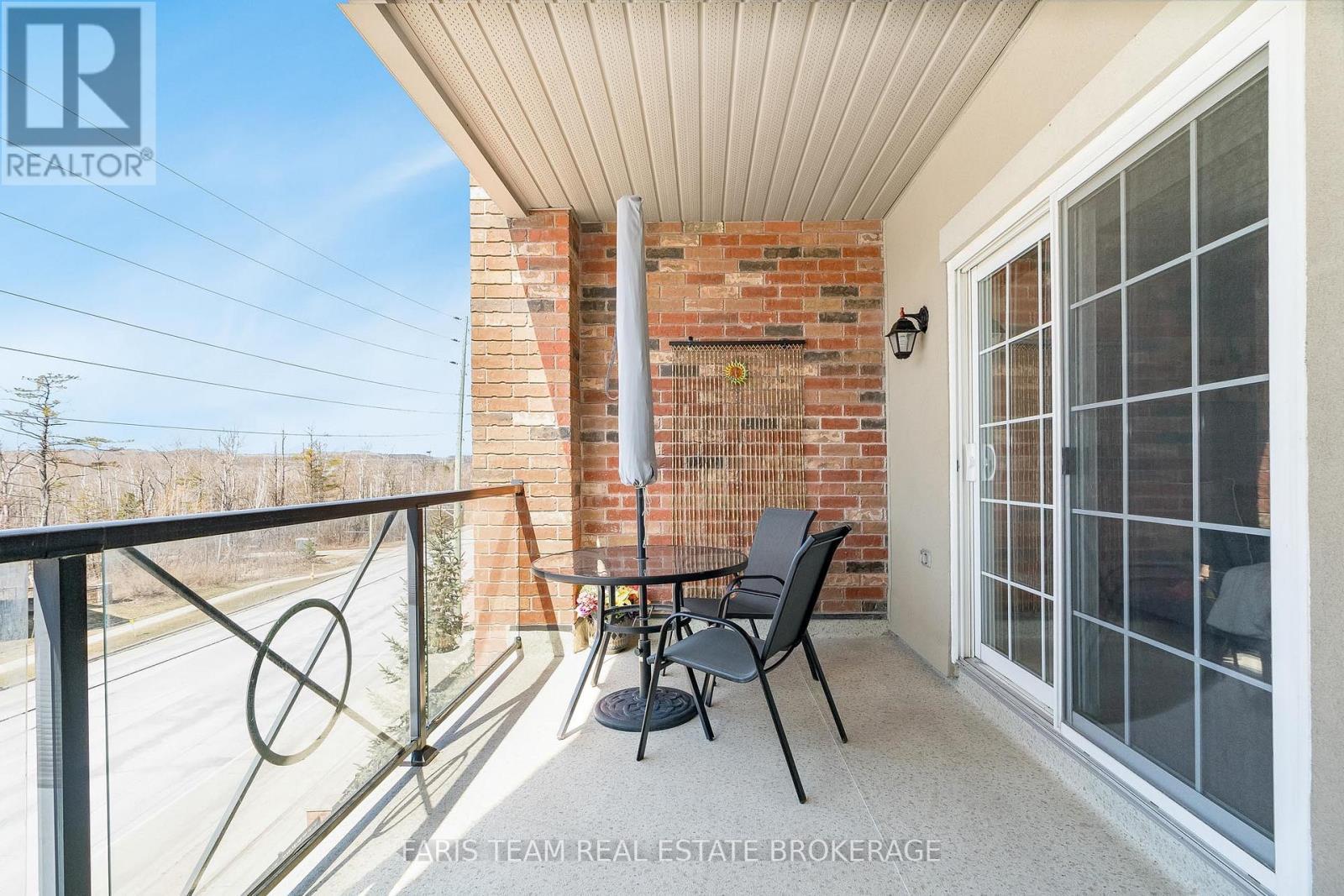 Photo 24 of 301 39 Ferndale Drive S, Barrie ON