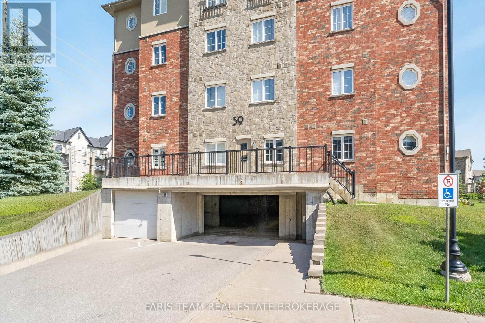 Photo 25 of 301 39 Ferndale Drive S, Barrie ON