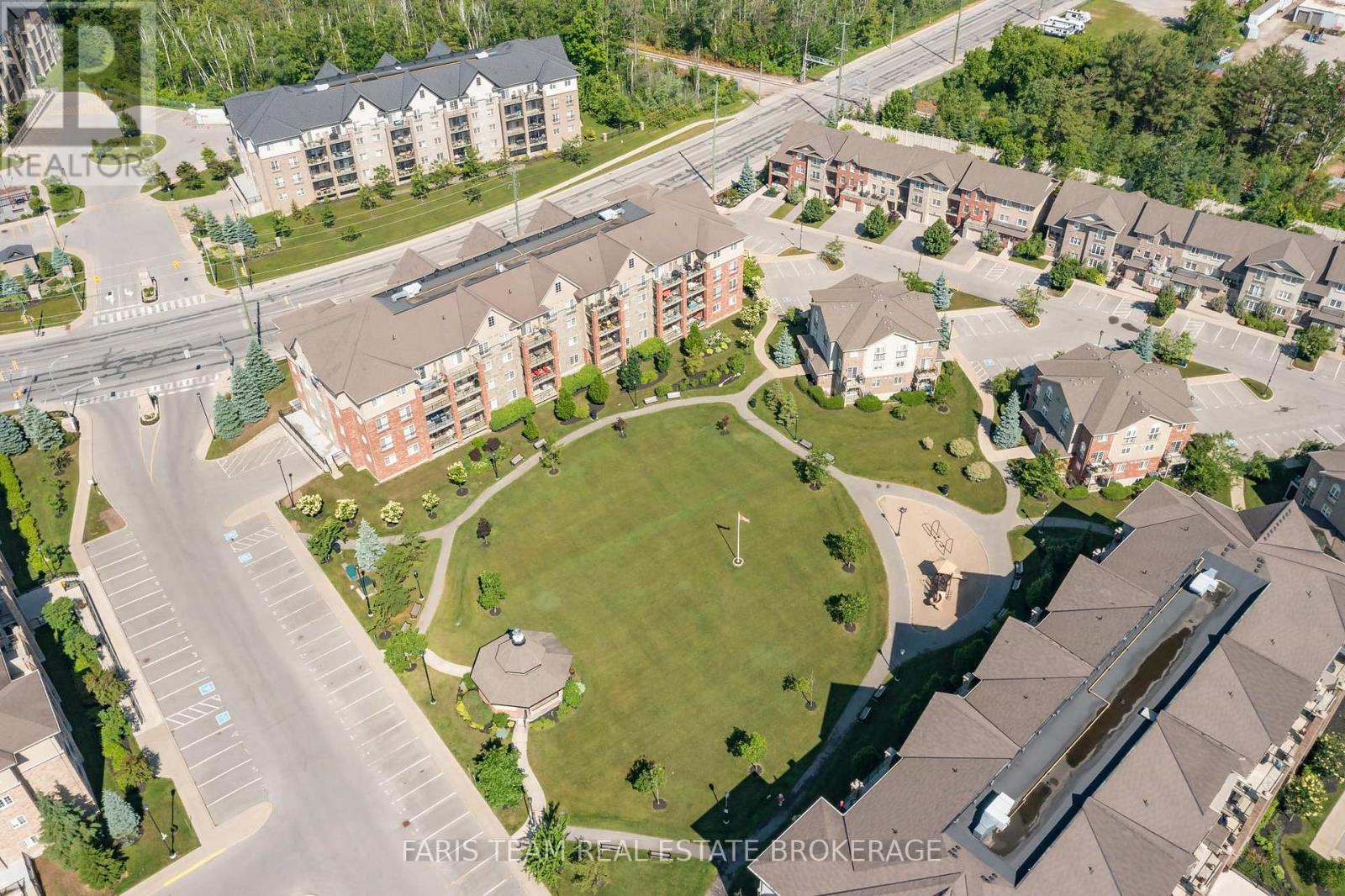 Photo 32 of 301 39 Ferndale Drive S, Barrie ON