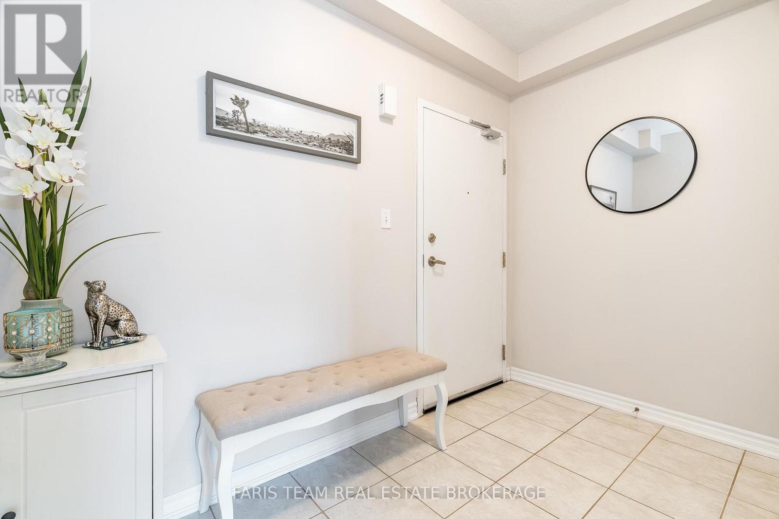 Photo 5 of 301 39 Ferndale Drive S, Barrie ON