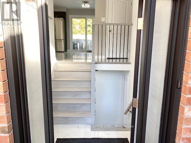 Photo 2 of 169 Cumming Drive, Barrie ON