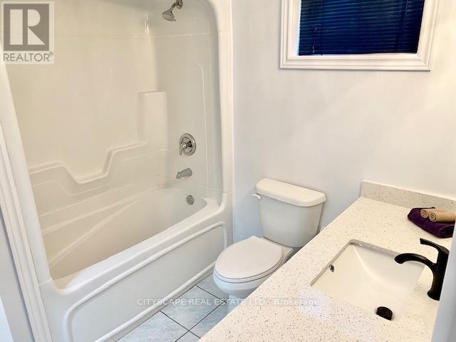 Photo 31 of 169 Cumming Drive, Barrie ON