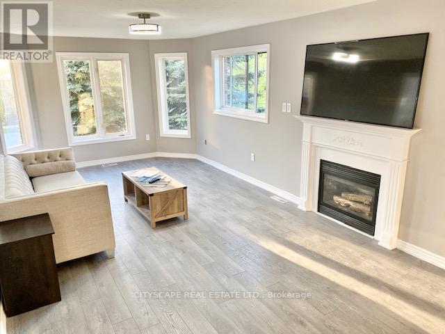 Photo 9 of 169 Cumming Drive, Barrie ON