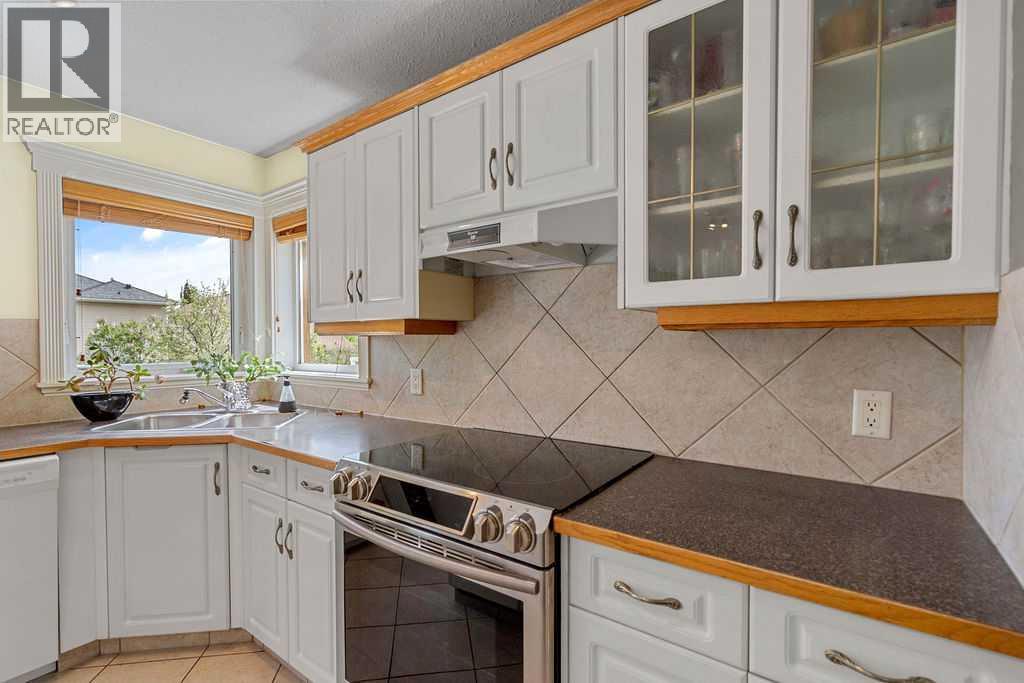 Photo 12 of 175 Panorama Hills Close Nw, Calgary AB