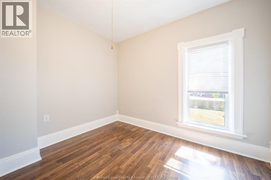Photo 29 of 134 Queen Street, Harrow ON