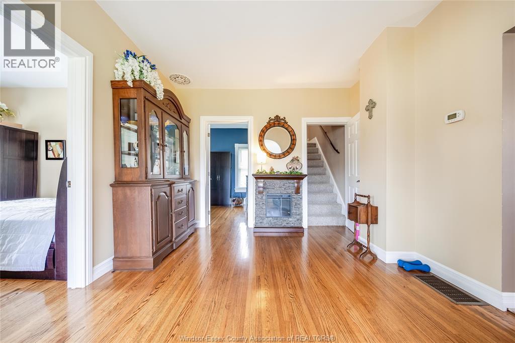 Photo 21 of 134 Queen Street, Harrow ON