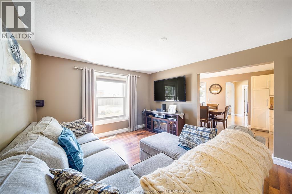 Photo 7 of 134 Queen Street, Harrow ON