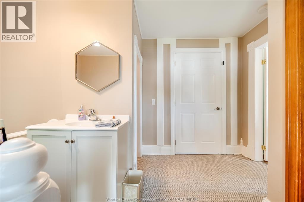 Photo 25 of 134 Queen Street, Harrow ON