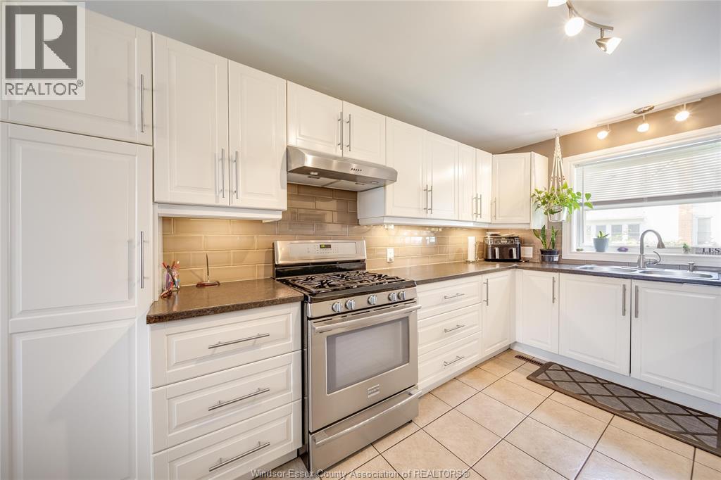 Photo 16 of 134 Queen Street, Harrow ON