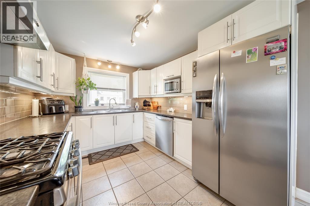 Photo 15 of 134 Queen Street, Harrow ON