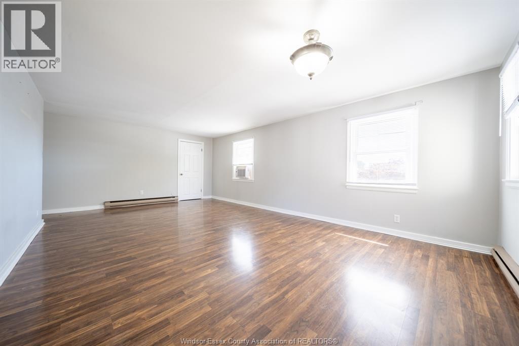 Photo 31 of 134 Queen Street, Harrow ON