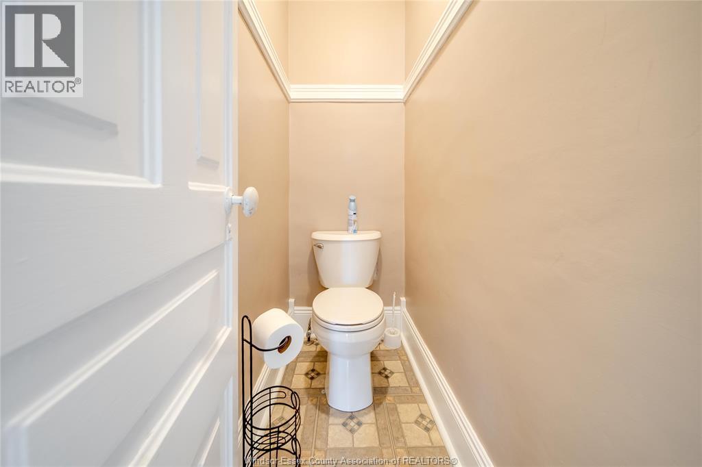 Photo 26 of 134 Queen Street, Harrow ON