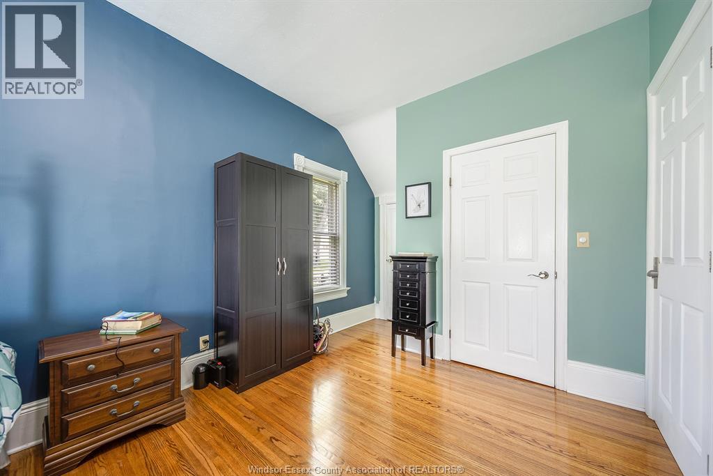 Photo 24 of 134 Queen Street, Harrow ON