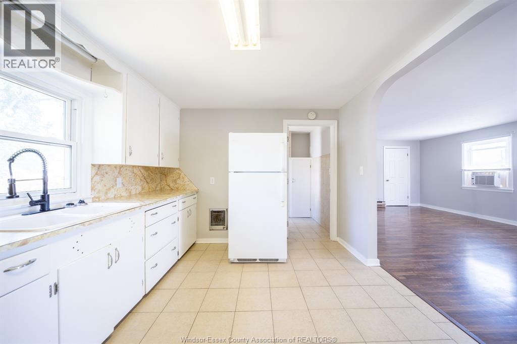 Photo 32 of 134 Queen Street, Harrow ON