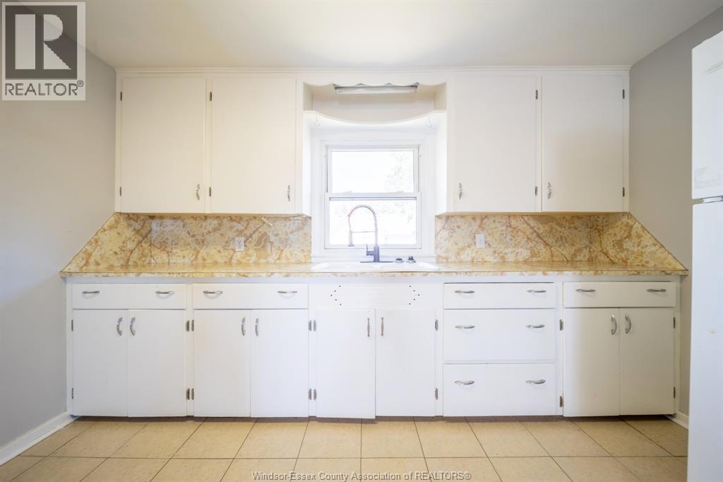 Photo 34 of 134 Queen Street, Harrow ON