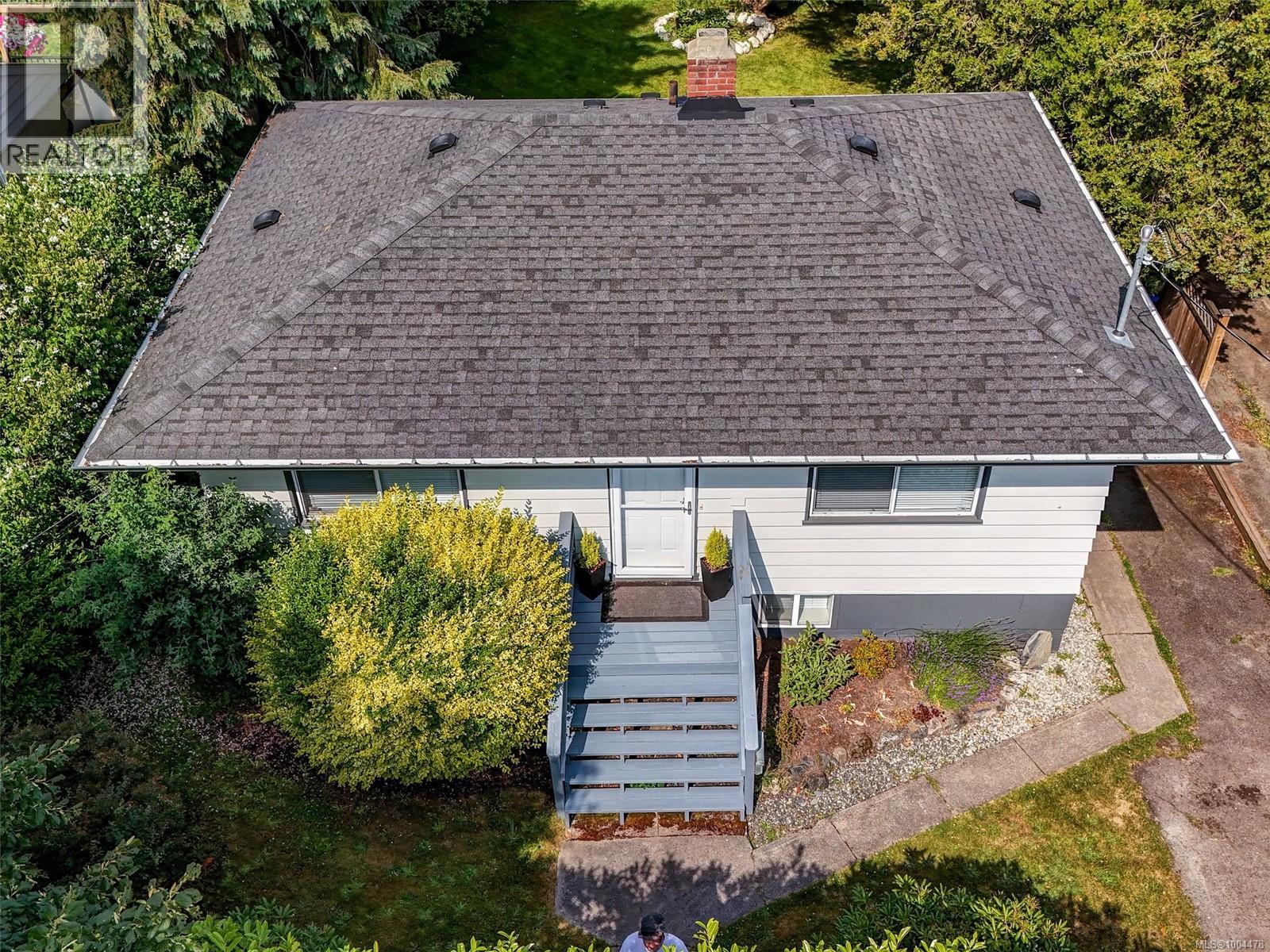 Photo 26 of 1728 Foul Bay Rd, Victoria BC