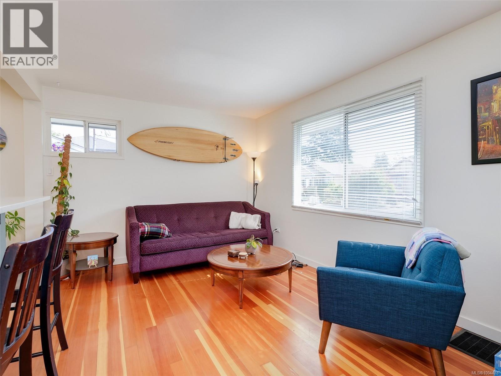 Photo 3 of 1728 Foul Bay Rd, Victoria BC