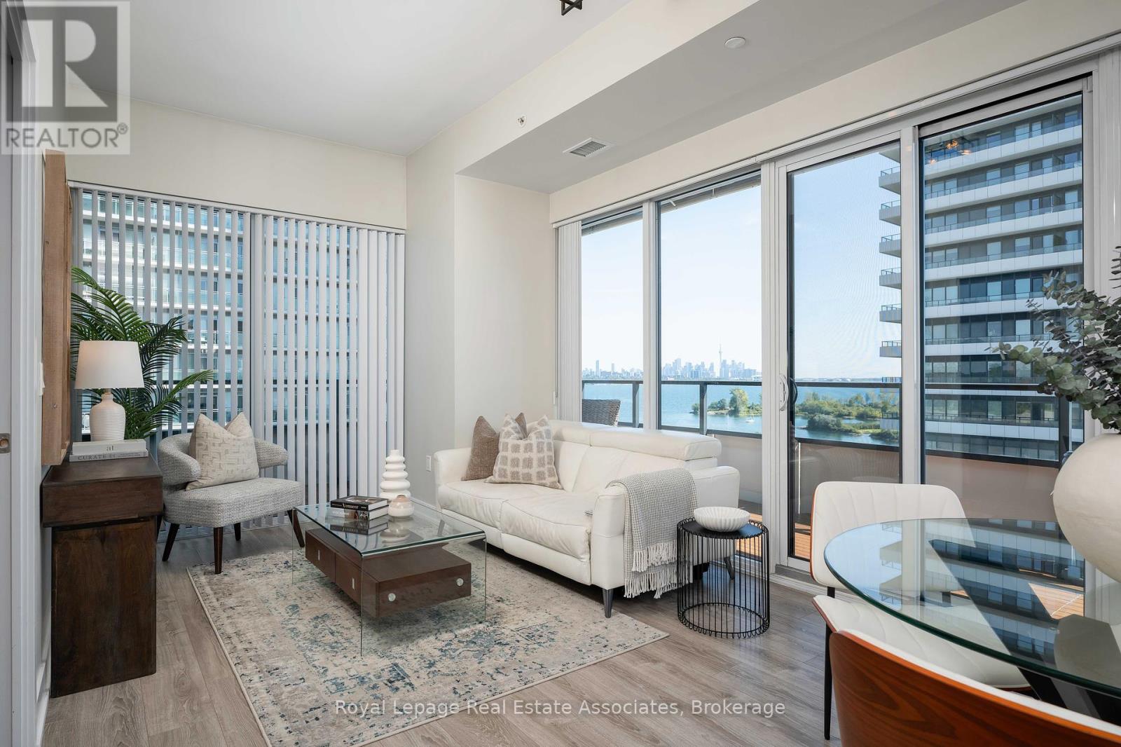 Photo 11 of 916 30 Shore Breeze Drive, Toronto ON