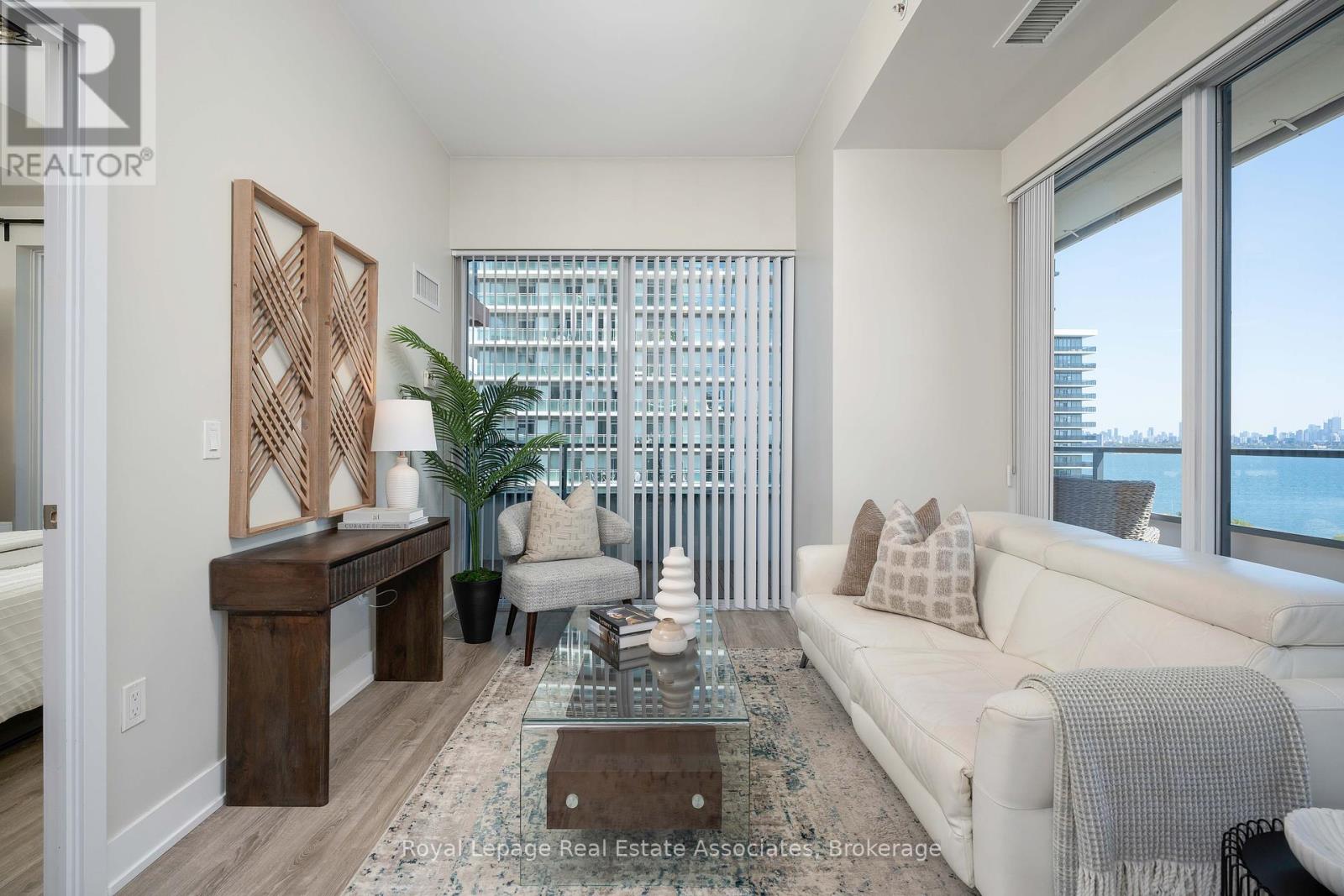 Photo 12 of 916 30 Shore Breeze Drive, Toronto ON