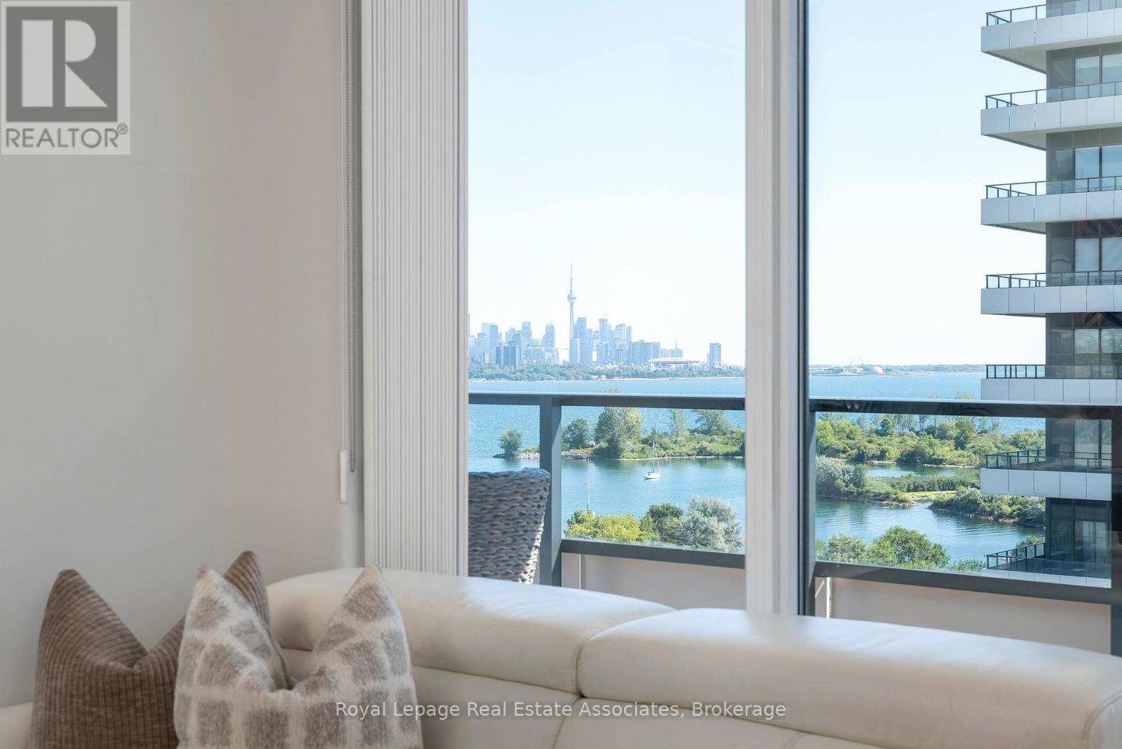 Photo 13 of 916 30 Shore Breeze Drive, Toronto ON