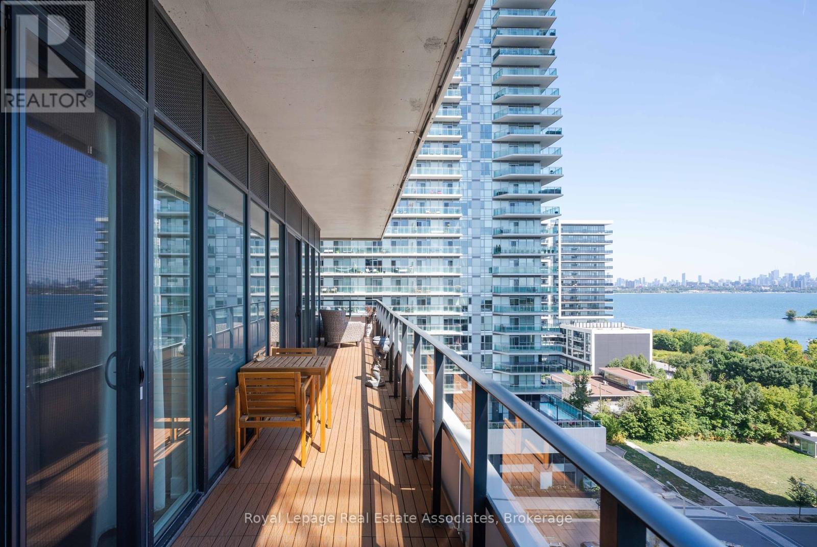 Photo 17 of 916 30 Shore Breeze Drive, Toronto ON