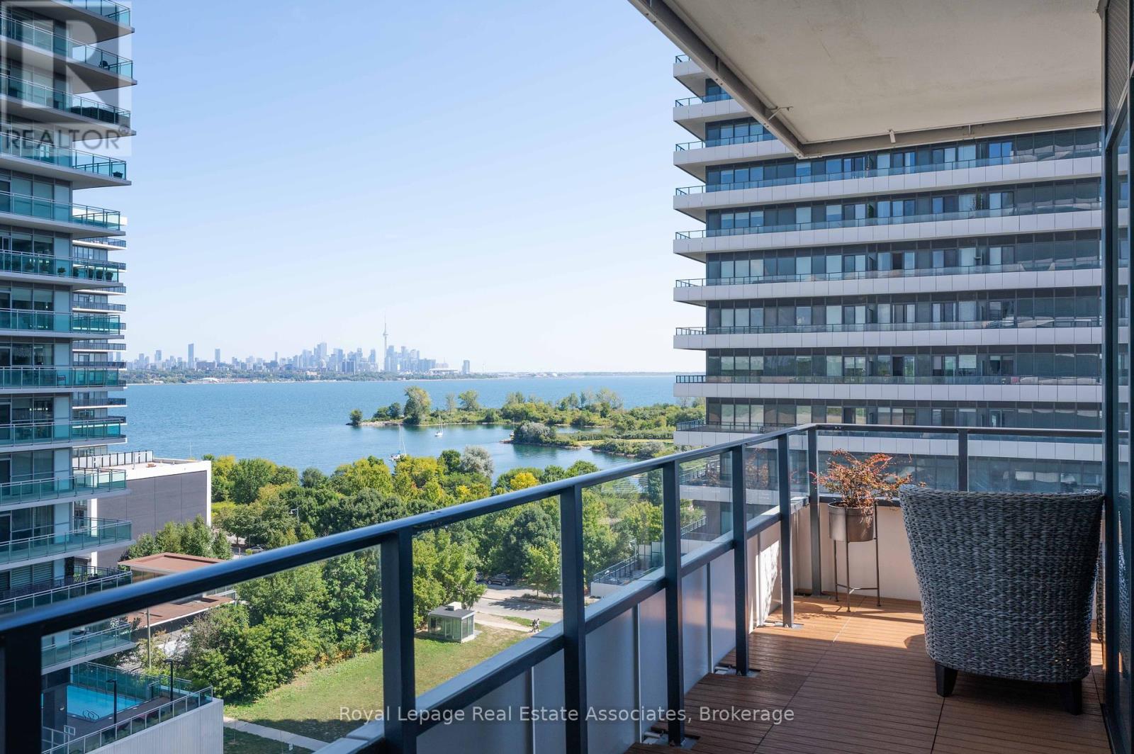 Photo 19 of 916 30 Shore Breeze Drive, Toronto ON