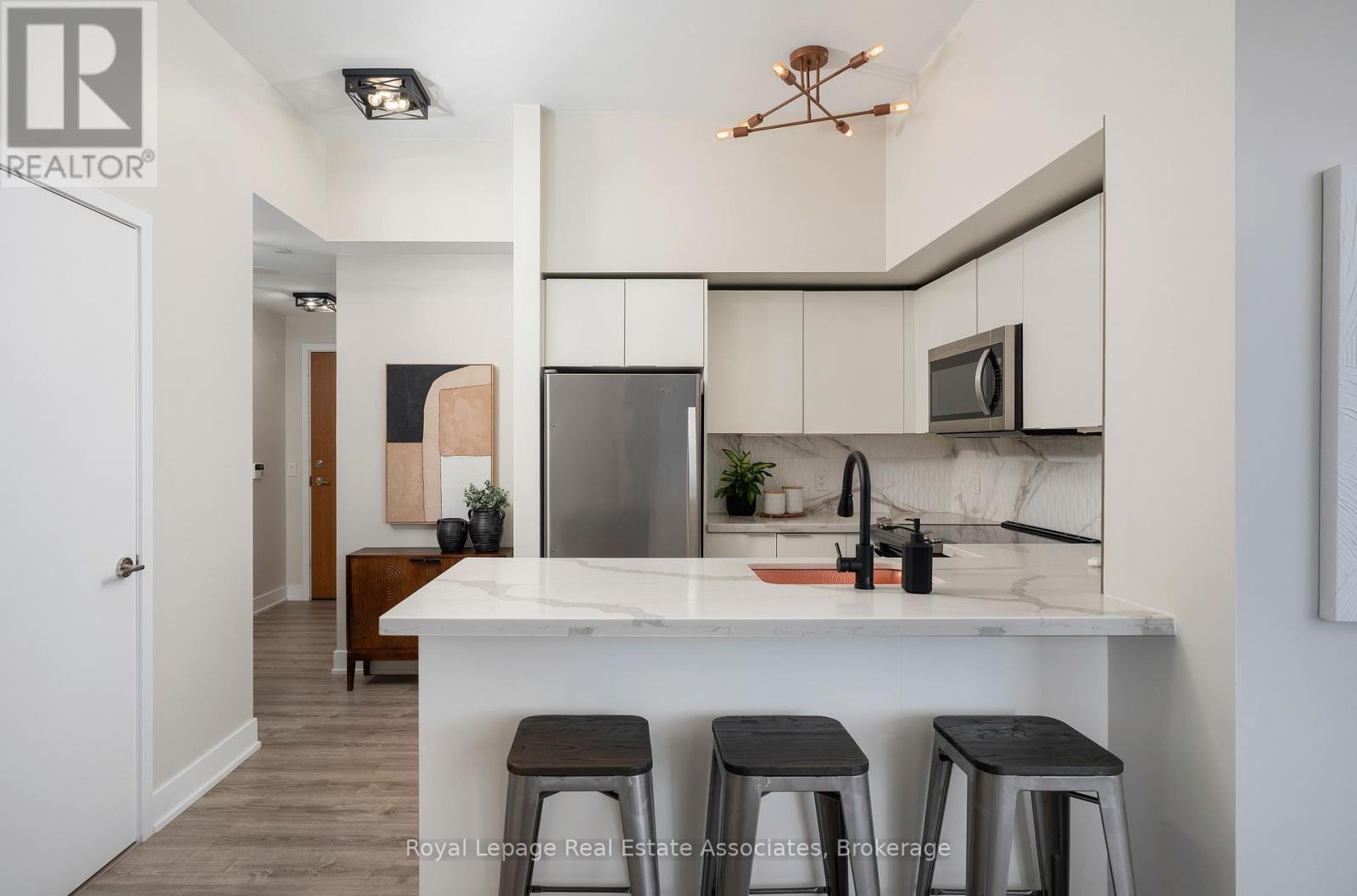 Photo 2 of 916 30 Shore Breeze Drive, Toronto ON