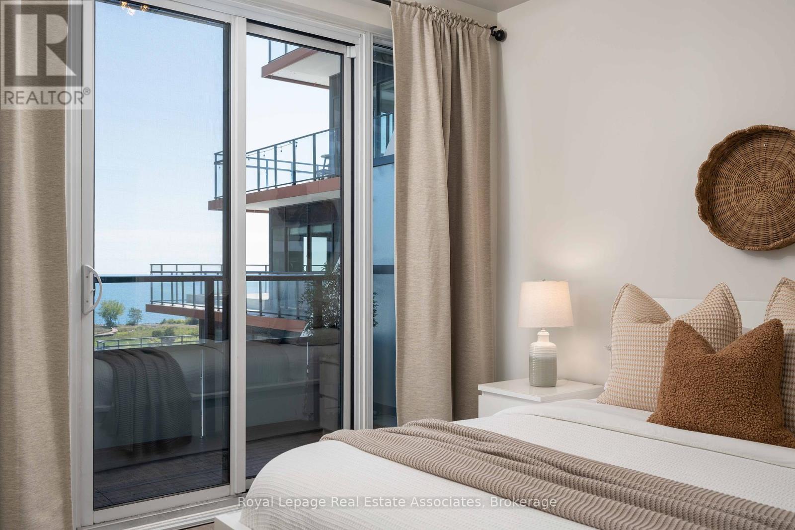 Photo 21 of 916 30 Shore Breeze Drive, Toronto ON