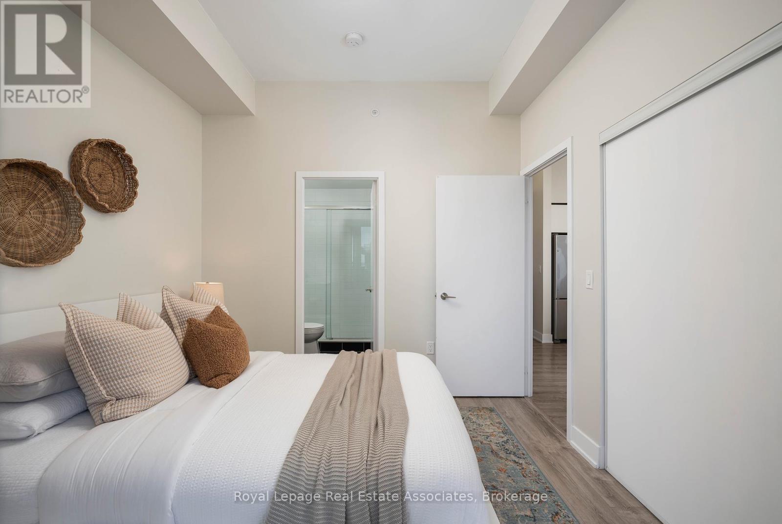 Photo 23 of 916 30 Shore Breeze Drive, Toronto ON