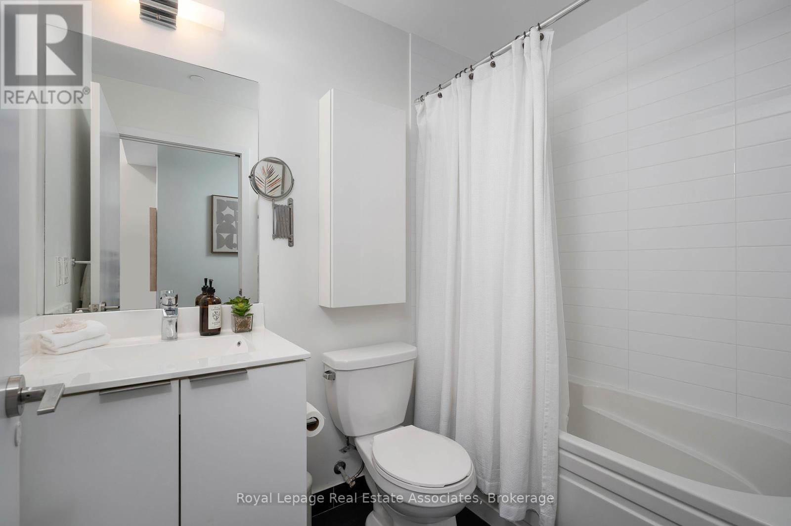 Photo 28 of 916 30 Shore Breeze Drive, Toronto ON
